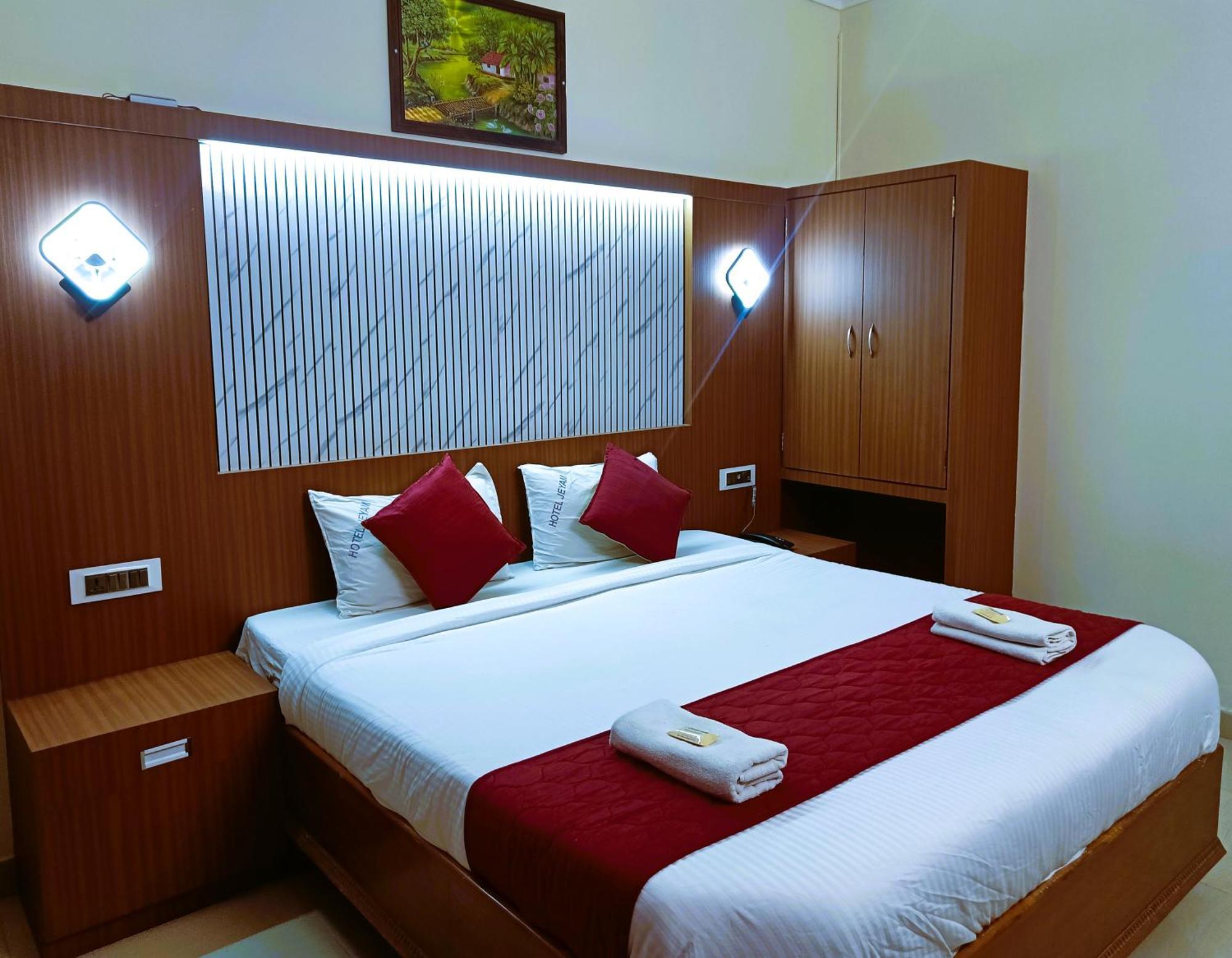 Hotel Jeyam Komoryn Zewnętrze zdjęcie