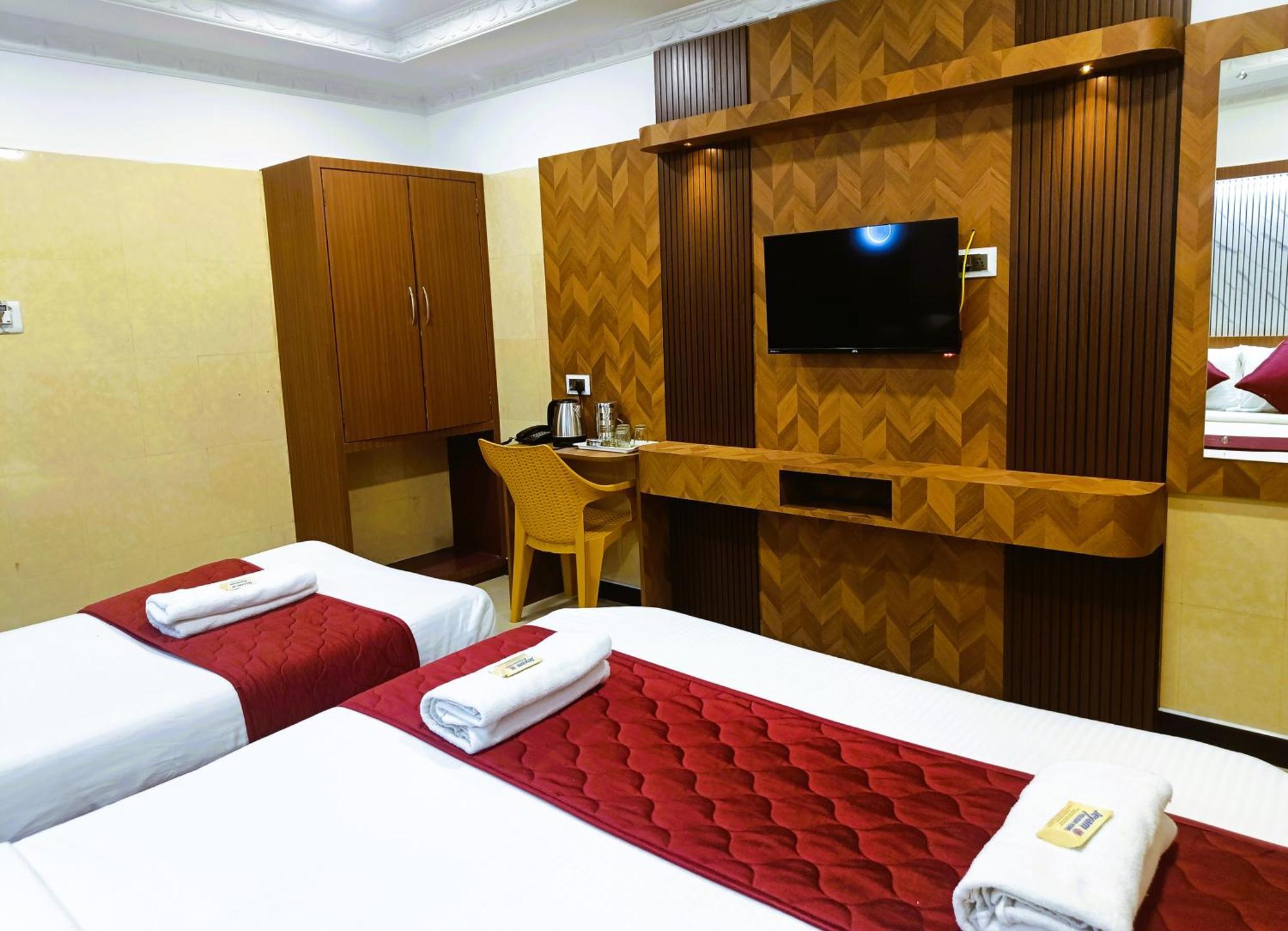 Hotel Jeyam Komoryn Zewnętrze zdjęcie